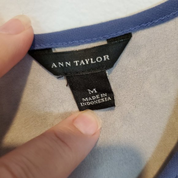 Ann Taylor Lace Top, Size M, EUC - Picture 6 of 8